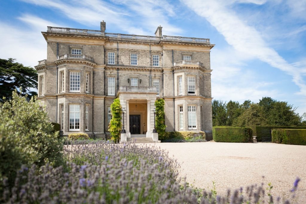 Hedsor House, Buckinghamshire, exterior, wedding venue recommended by Kashka